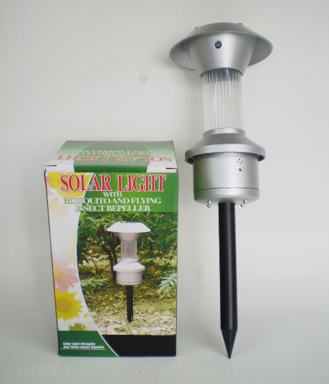 K5830 SOLAR LIGHT POLE W/MOSQUITO & FLYING INSECT REPELLER (SILV